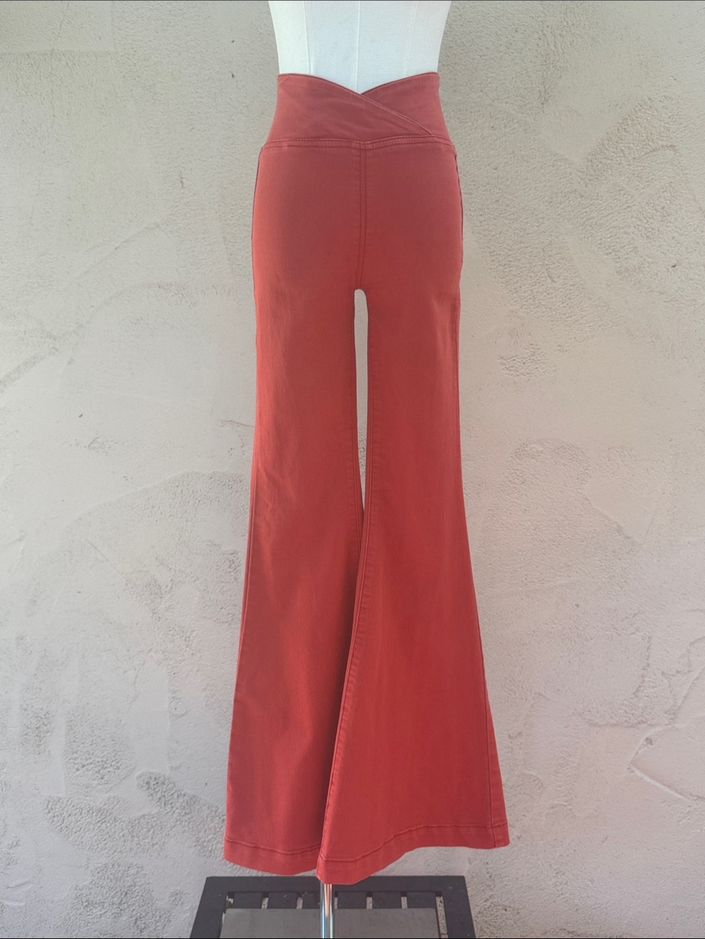 Free People We The Free Pull-On Flare Jeans Coral Red Orange Size 24